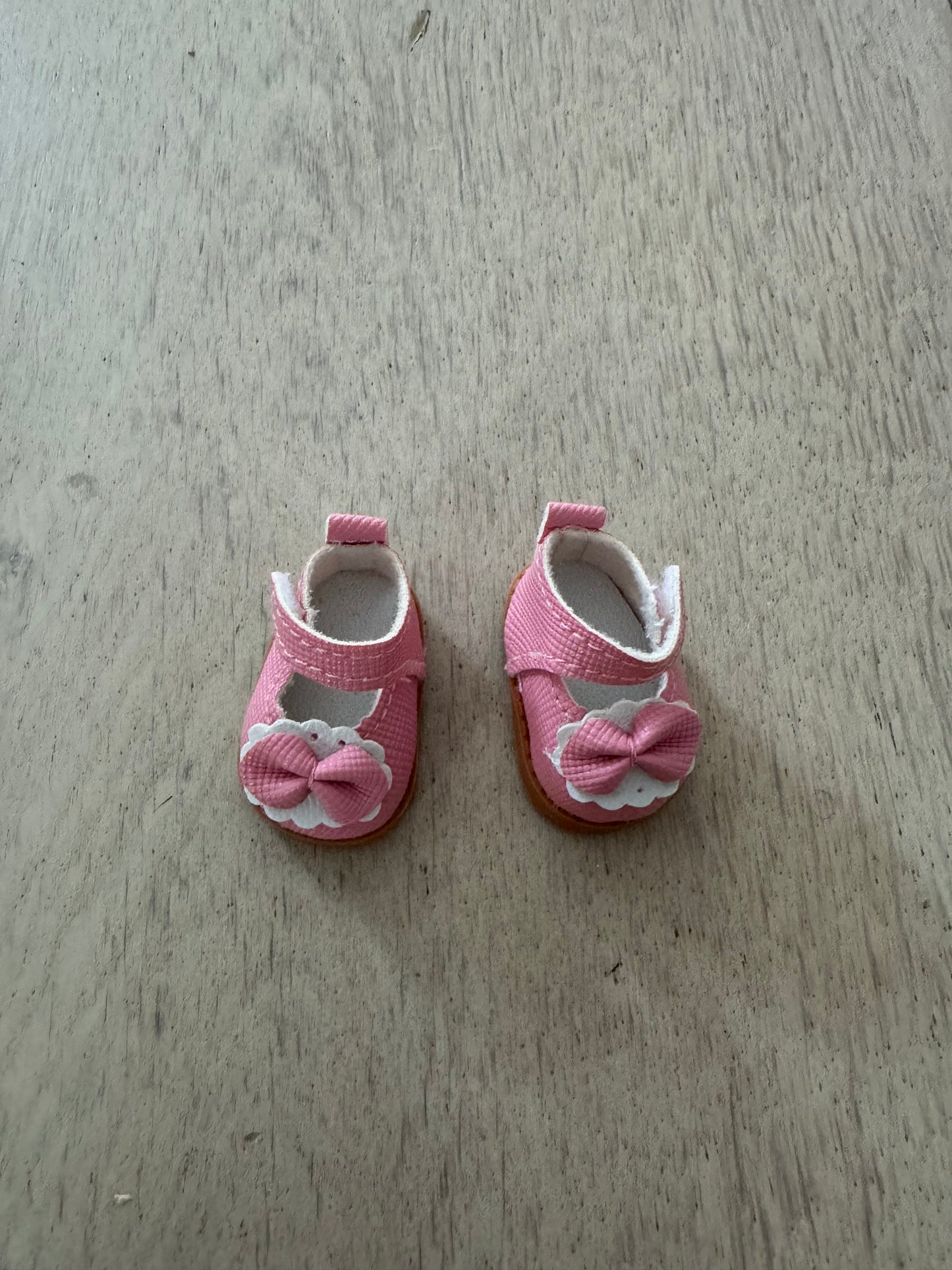 Labubu Doll Shoes / Bow Pink