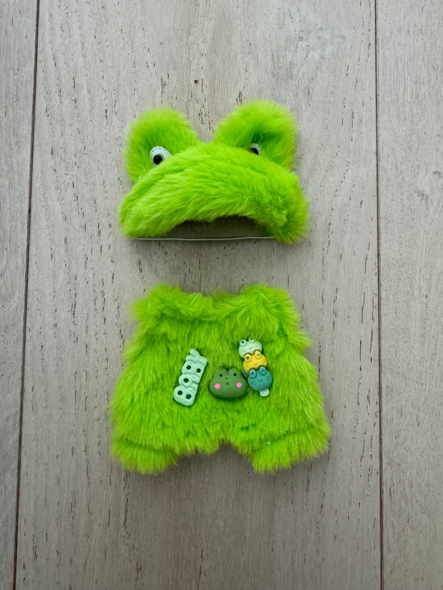 Labubu Clothes / Frog