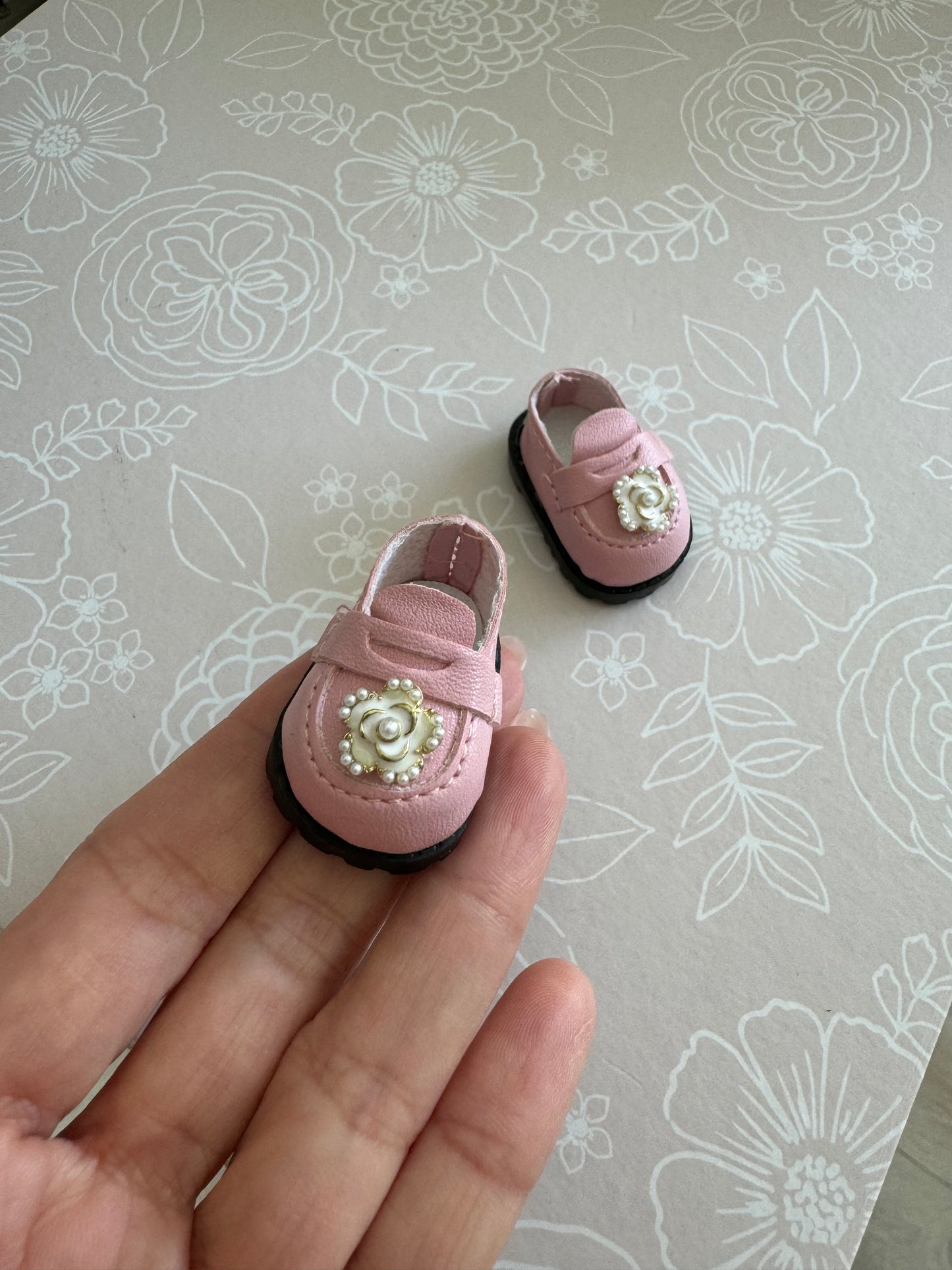 Labubu Doll Shoes / Camellia Pink