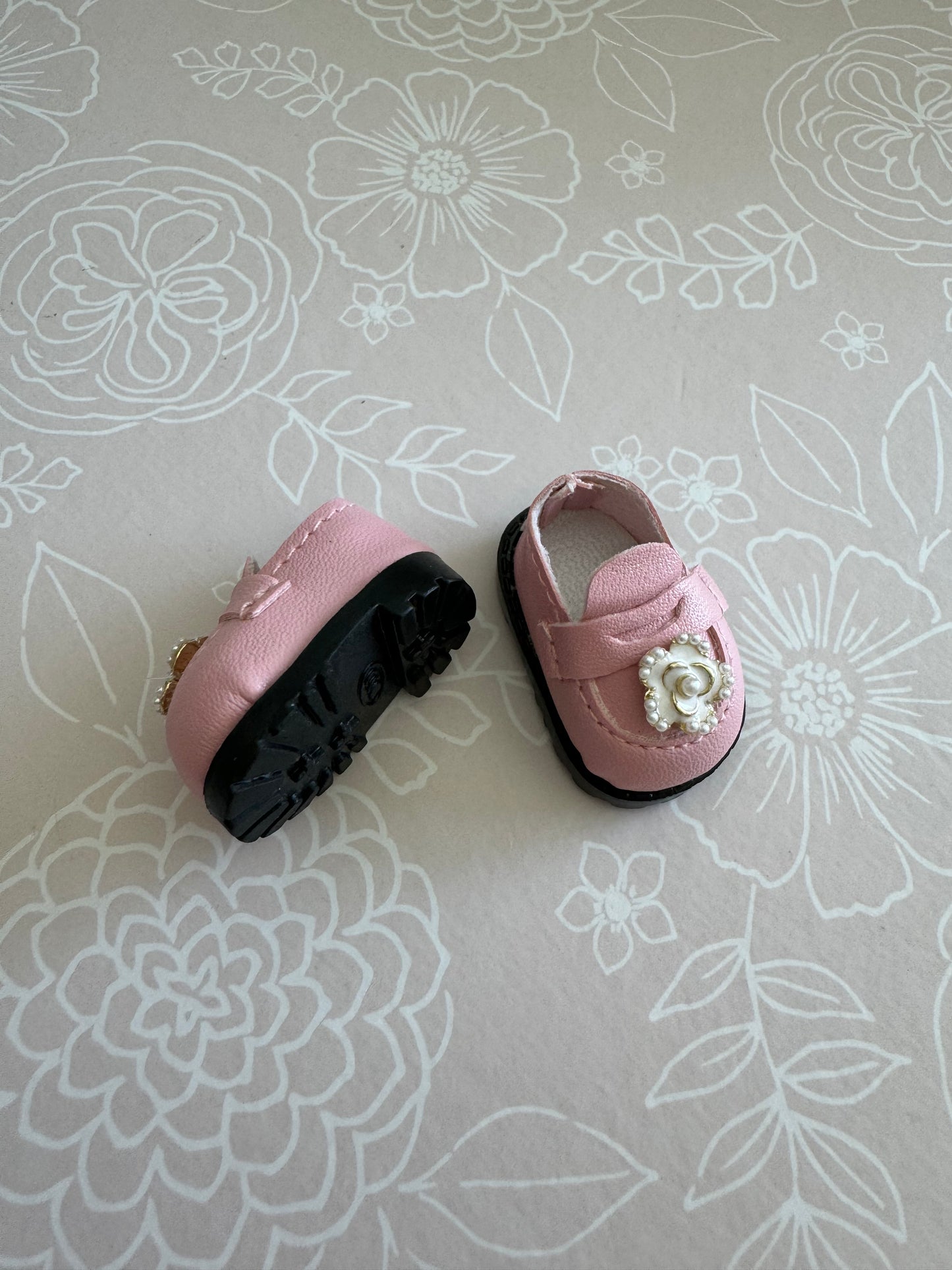 Labubu Doll Shoes / Camellia Pink