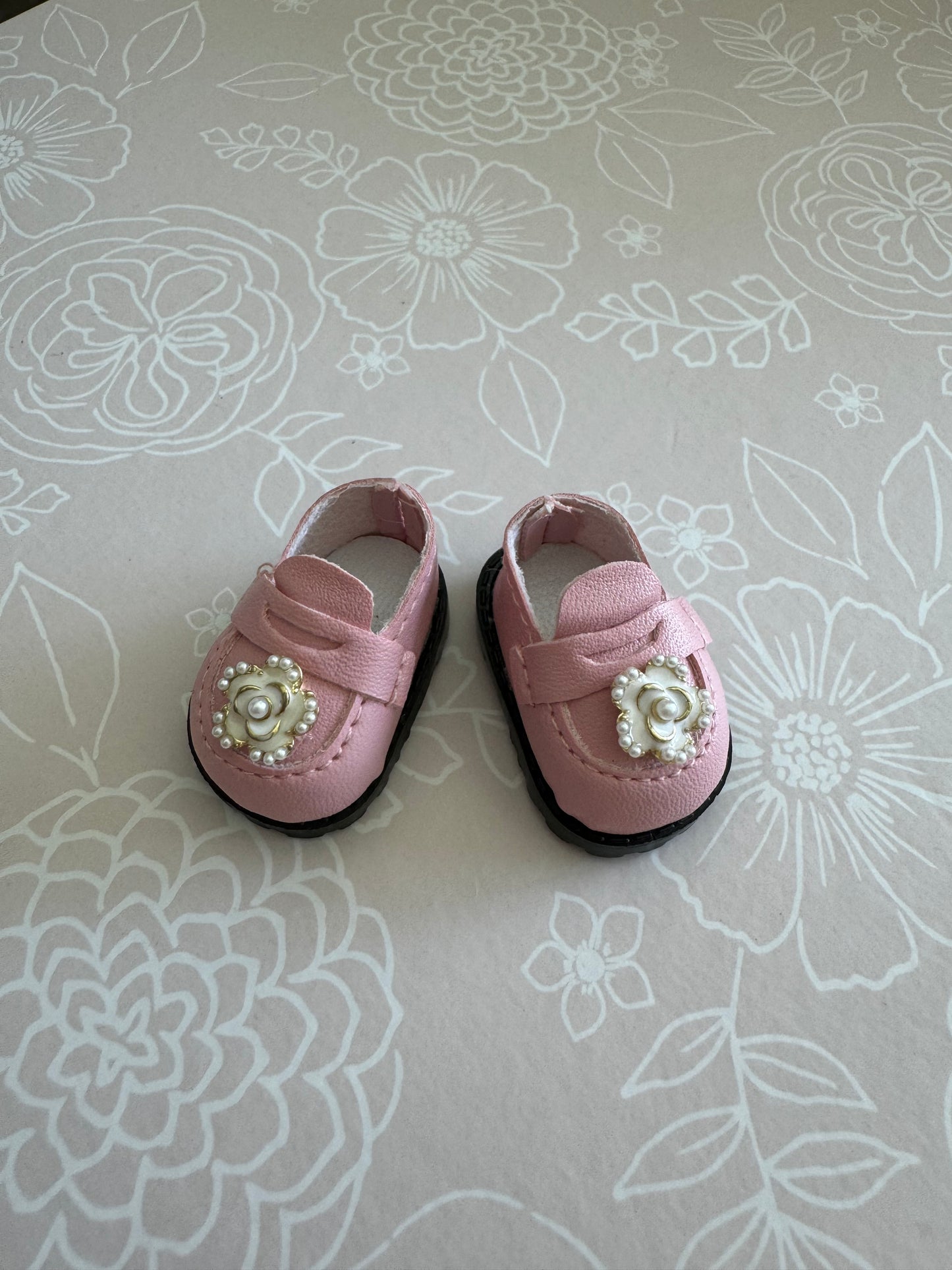 Labubu Doll Shoes / Camellia Pink